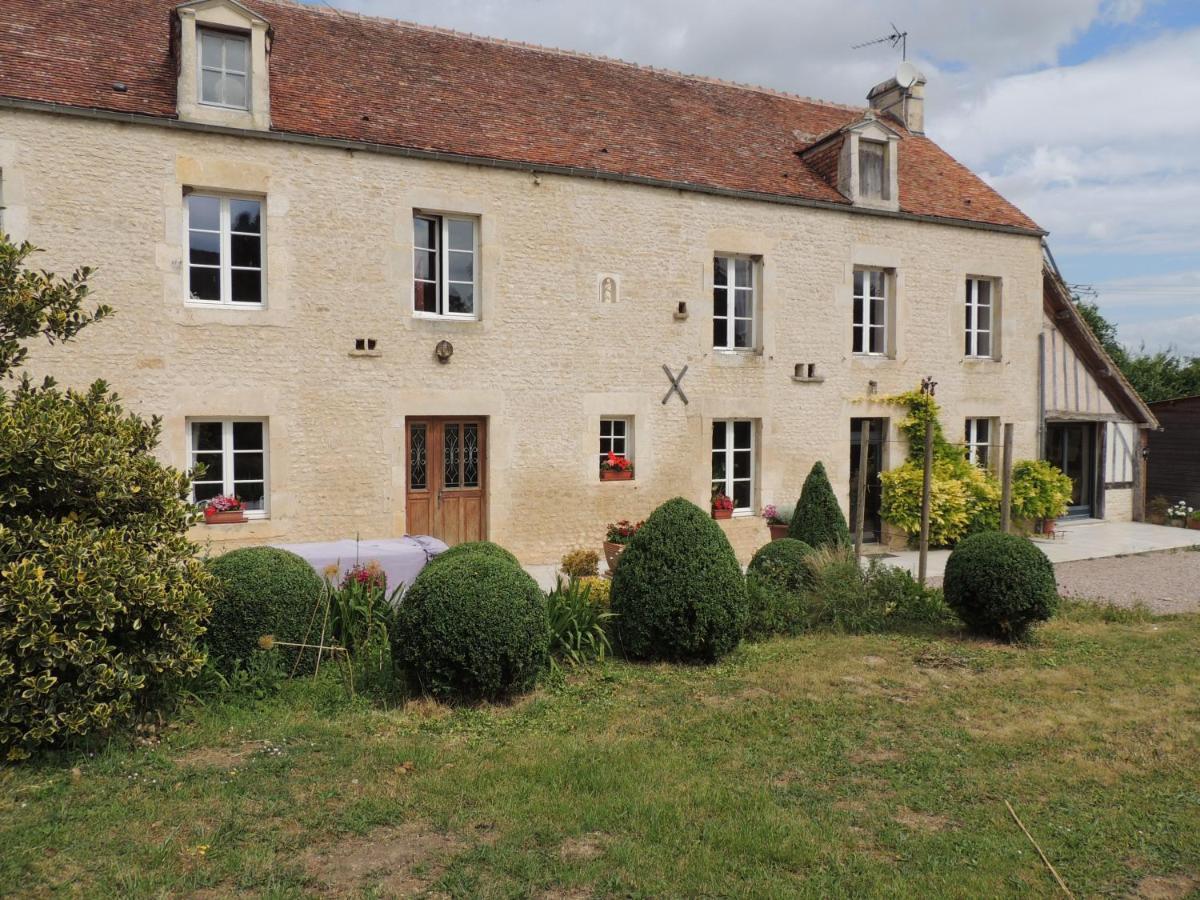 La Ferme Du Bourg Bed & Breakfast Eraines ภายนอก รูปภาพ