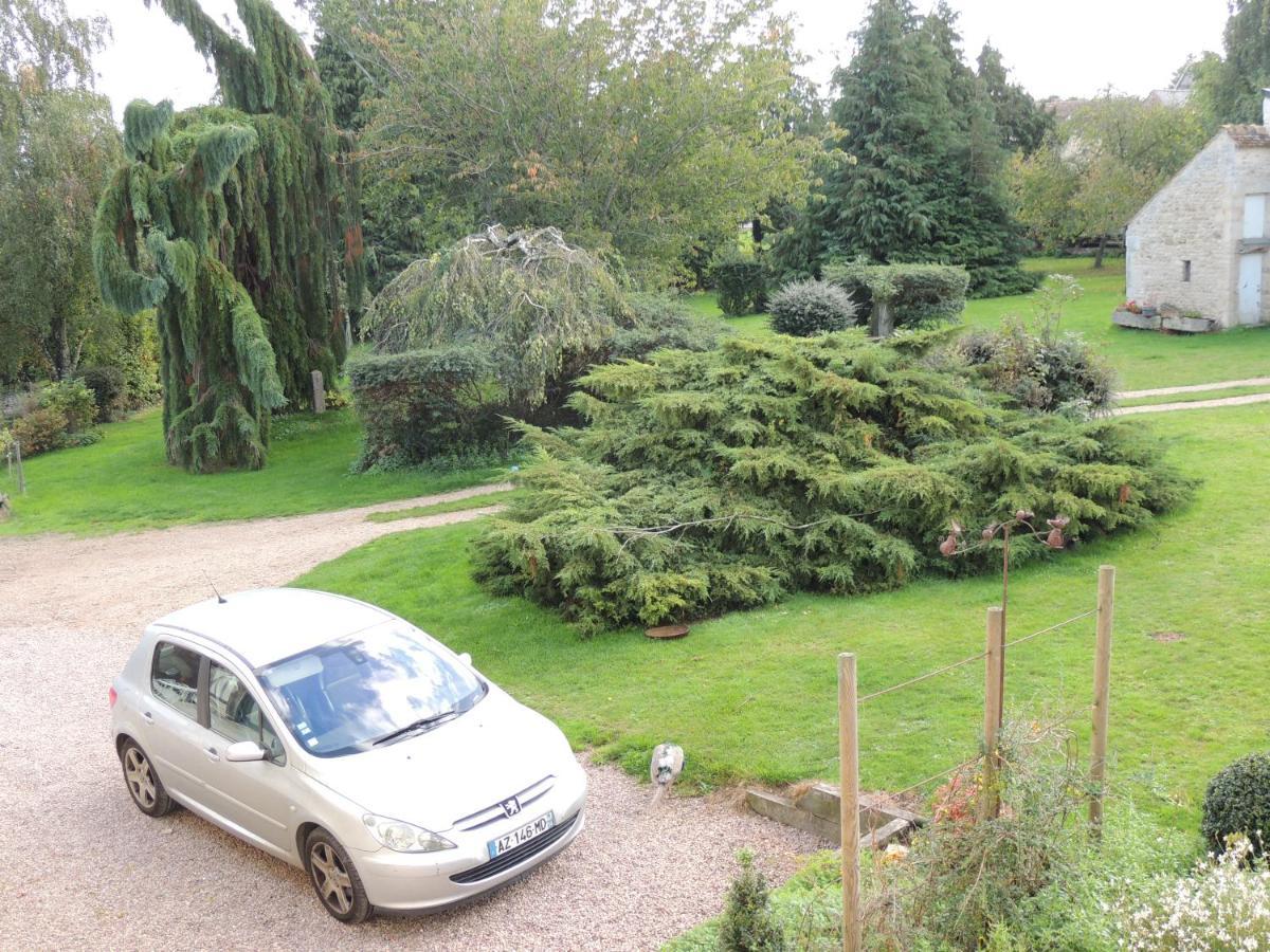 La Ferme Du Bourg Bed & Breakfast Eraines ภายนอก รูปภาพ